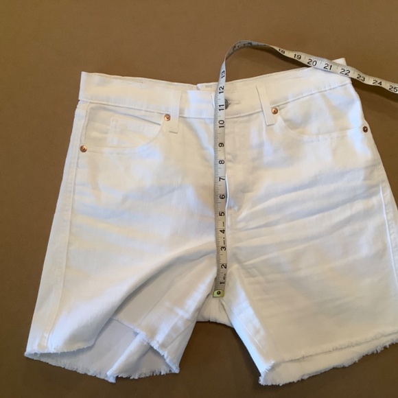Levi’s white denim shorts - Picture 9 of 12